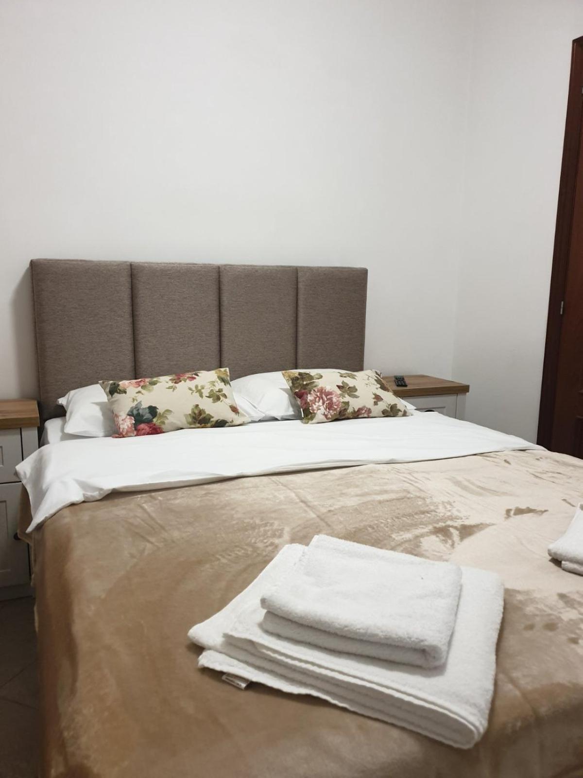 Ana'S Place Near The Sea โกตอร์ ภายนอก รูปภาพ