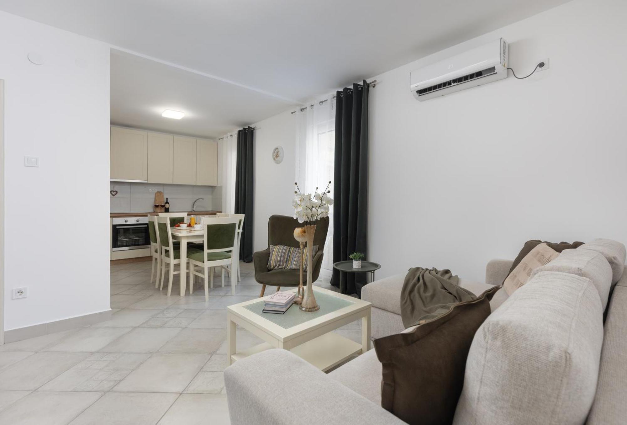 Ana'S Place Near The Sea โกตอร์ ภายนอก รูปภาพ
